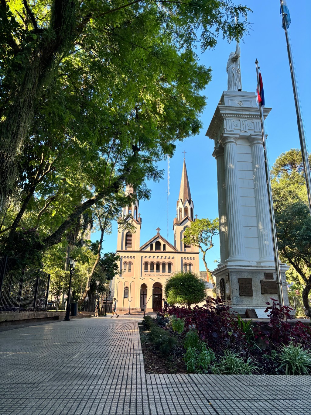 Plaza 9 de Julio – The Living Heart of Posadas